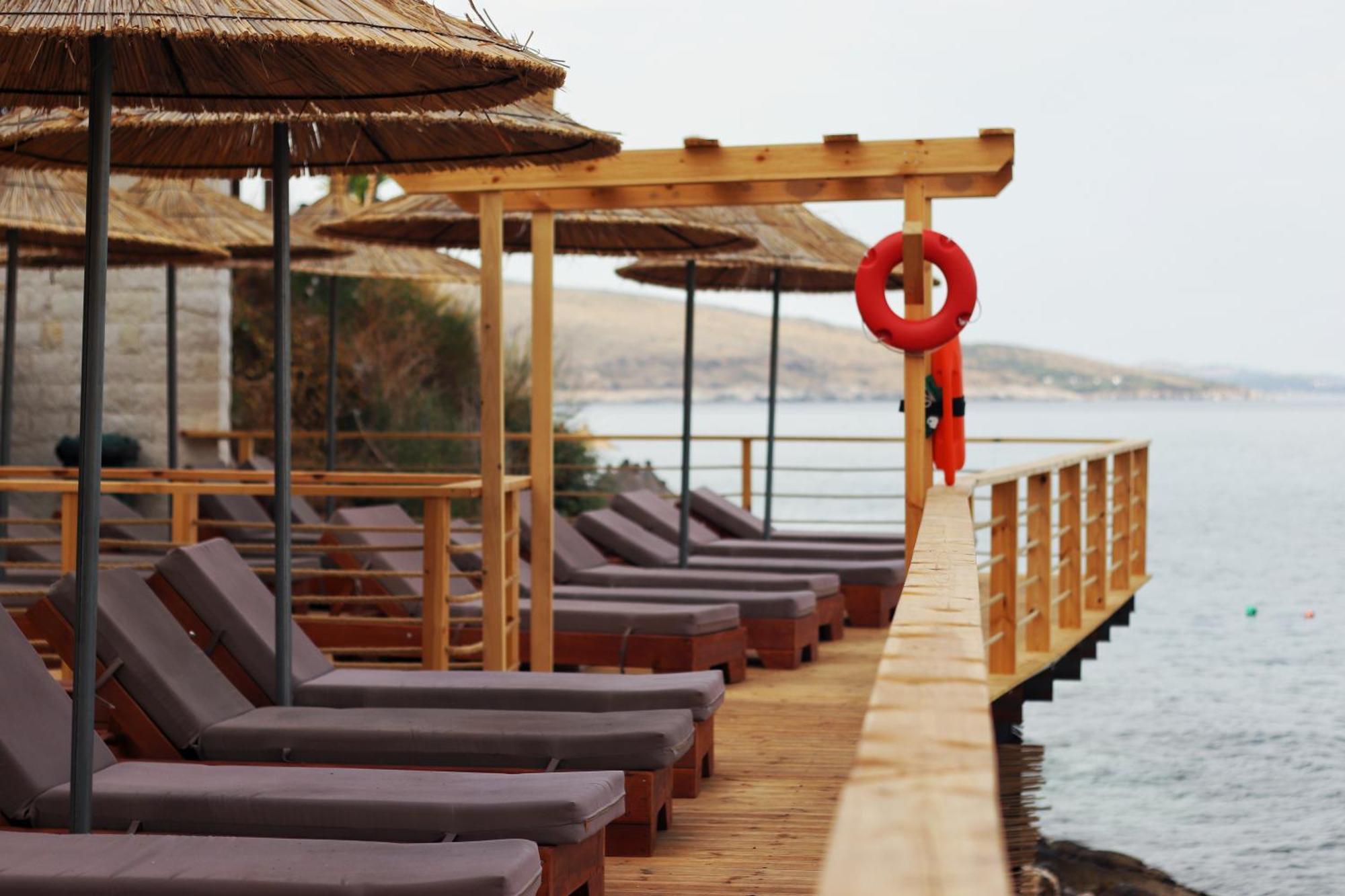 Golden Beach Suites Saranda Extérieur photo