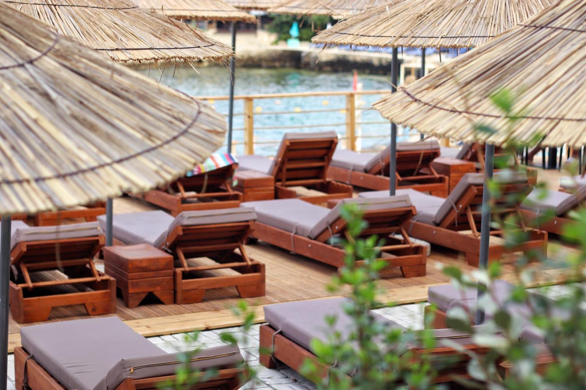 Golden Beach Suites Saranda Extérieur photo